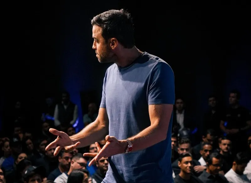 Pablo Marçal no palco